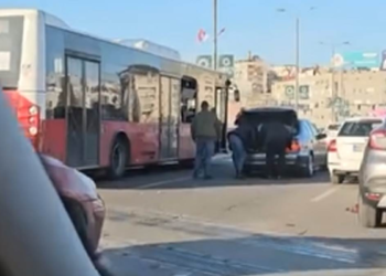 Haos u Beogradu: Vozač ispred autobusa GSP napao vozača!