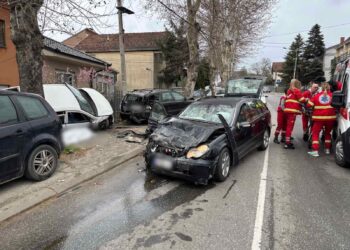 Tragedija u Bresnici: Jedna osoba poginula, više povređenih u teškoj saobraćajnoj nesreći (VIDEO)