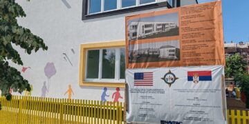 „Otpavnik poslova Ambasade SAD u poseti vrtiću ‘Bambi’: Podrška zajednici i obrazovanju“