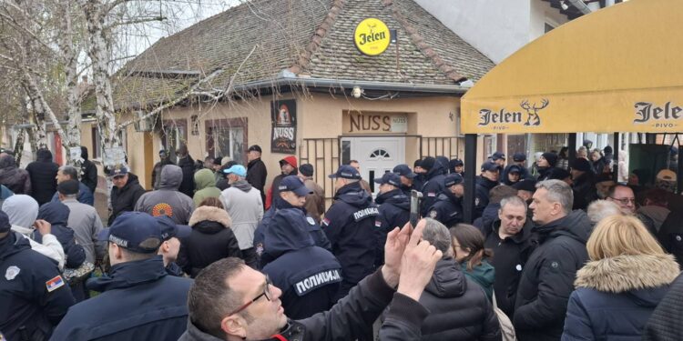 Tenzije na lokalnim izborima u Srbiji: Sukobi u Kuli i napad sekirom u Boru (FOTO, VIDEO)