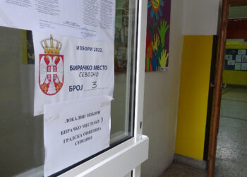 Vučić proglasio pobedu, opozicija upozorava na incidente i smanjenje razlike