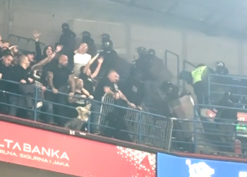 U Areni eruptirao nasilje: Navijači se sukobili kaiševima pred derbi (FOTO, VIDEO)