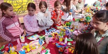 „У ОШ ‘Кадинича’ одржан Вакршњи базар: Лозничке вести“